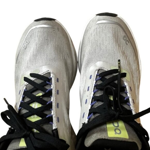 On Women's Cloudspark Running Shoe Size 7.5 - Picture 4 of 6